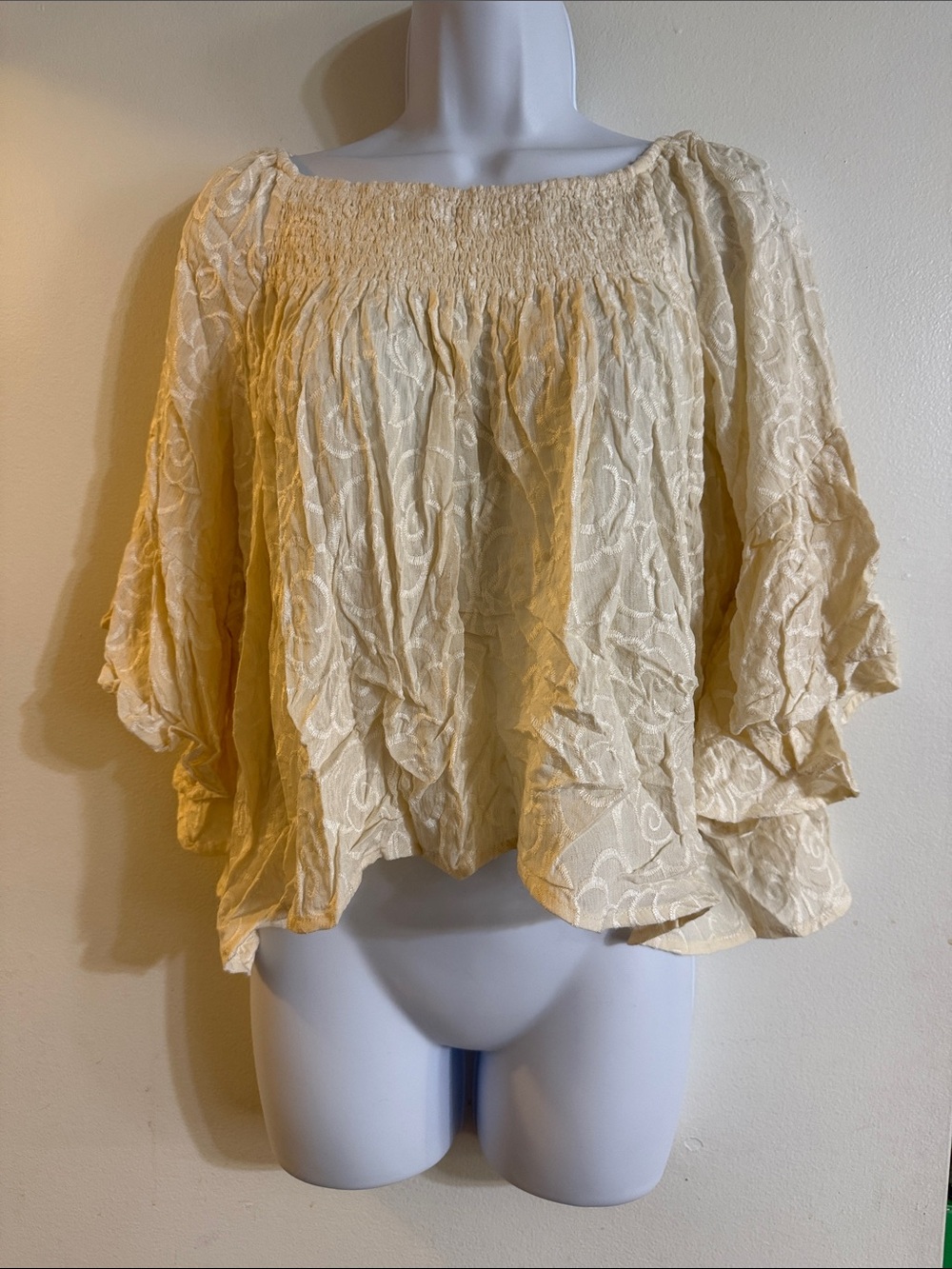 NWT Gimmicks Cream Smocked Off-Shoulder Peasant Top Size Small